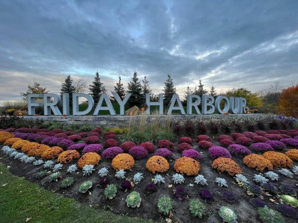 Stunning Stayz At Friday Harbour Beach Marina Resort Lake Simcoe Innisfil Dış mekan fotoğraf