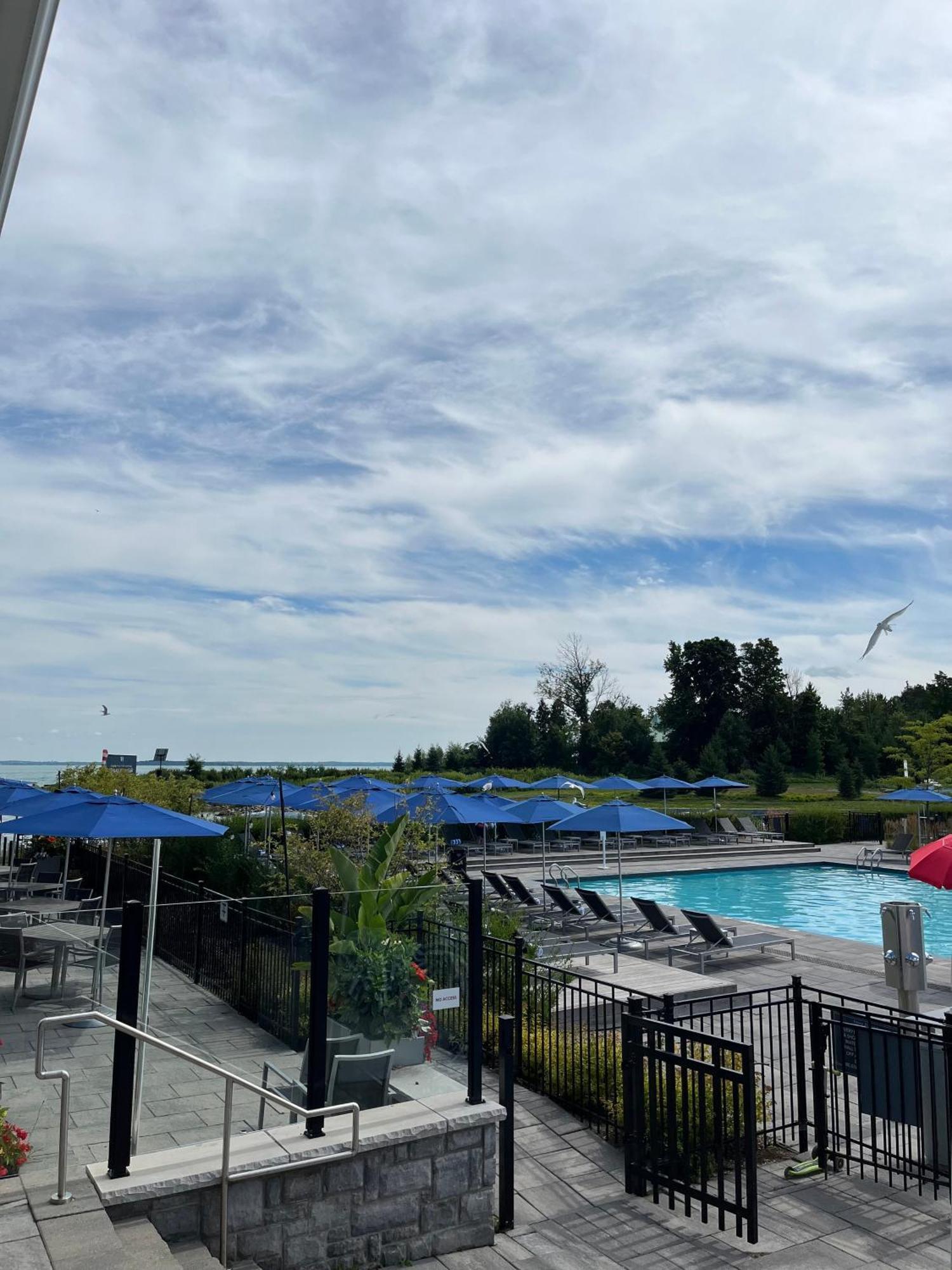 Stunning Stayz At Friday Harbour Beach Marina Resort Lake Simcoe Innisfil Dış mekan fotoğraf